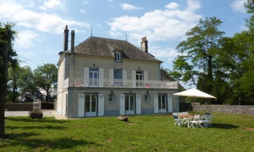 Gîte Mauriac, 7 pièces, 12 personnes - FR-1-742-120