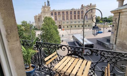 Face château St Germain en Laye, appartement 4 à 6 personnes, 23 min de Paris Champs-Elysées