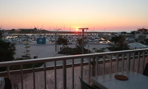 Studio Valras Vue port et mer