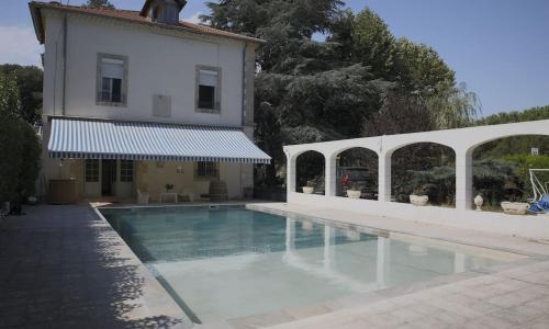 Bastide avec piscine et billard