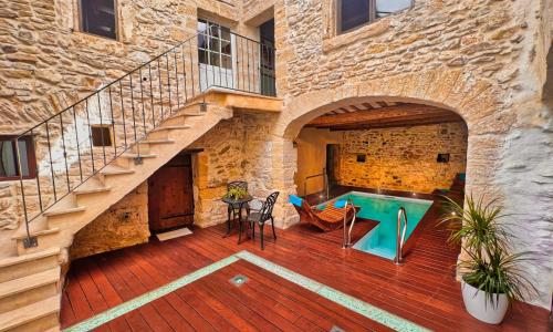 Maison provençale avec Piscine intérieure, spa et hammam à deux pas d'Uzès