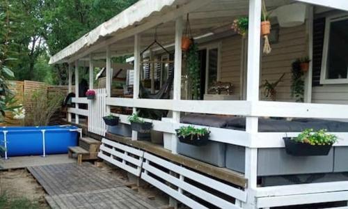 Mobil home au calme en provence