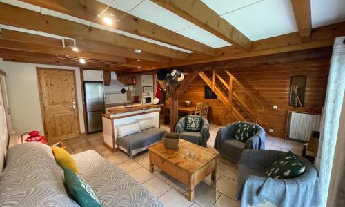 Le CHAL HEUREUX bel appartement dans vieille ferme de montagne rénovée