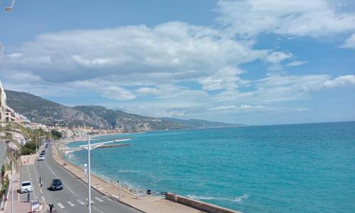 Magnifique 4 COUCHAGES FRONT MER