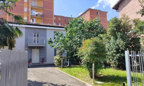 Grigio Perla Panigale, villetta con giardino e parcheggio privato gratuito