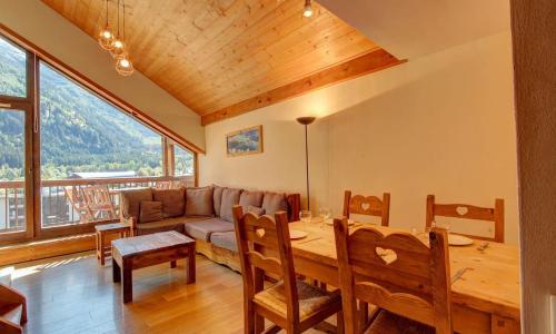 Les Pecles - apartment with magnificent view.