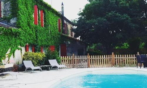 Chambre d'Hotes Lamanon, avec ou sans petit déjeuner - Domaine Les Peupliers -