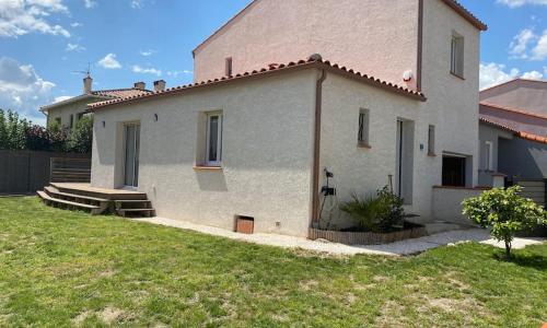 Maison calme dans village typique du sud 4 Etoiles