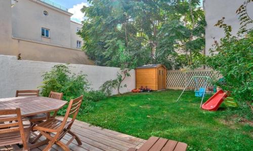 Family House 10 minutes from Paris