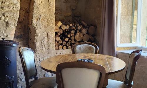 Airbnb: Vieilles Pierres et Rivière en Périgord