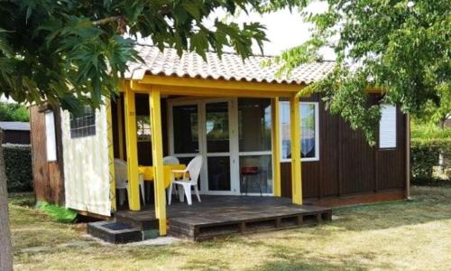 Grand chalet en bois climatisé avec vue sur le lac