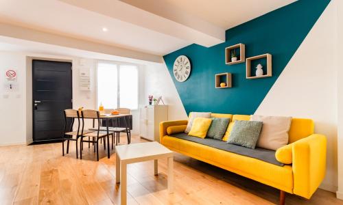 LE CAPITAINE Port De Castelnaudary Avec Box