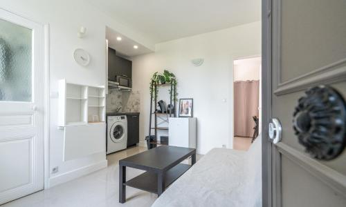 Cozy & modern flat next to M12 Front Populaire