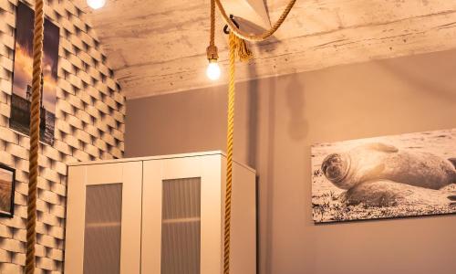 Le gîte suspendu, jeux d'énigmes et chambre cachée