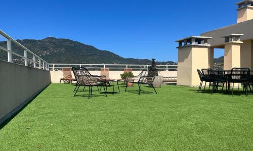 Bright Duplex - 360-degree view of Ajaccio