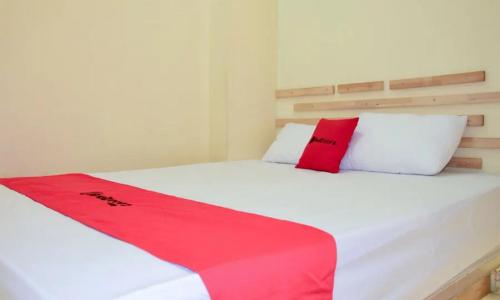 RedDoorz near Mangga Dua Square