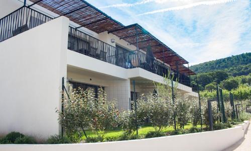 Les Papillons du Ventoux - Le Myrtil- éénslaapkamerappartement met terras en tuin