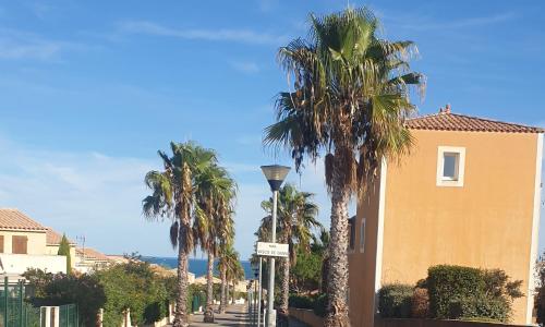 T2 - terrasse vue mer - à 500m de la plage - parking privé - arrivée autonome