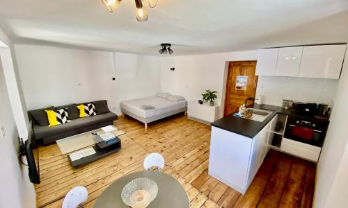 Grand studio classé 4 étoiles avec jardin et garage vélo, moto