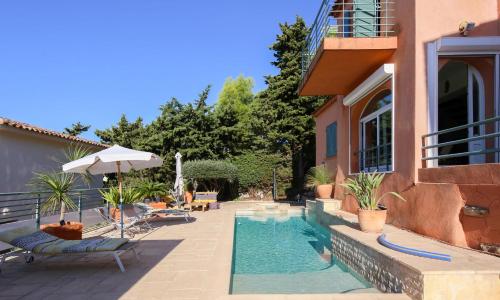 Beautiful T2 with terrace balcony and swimming pool in Bandol - Welkeys