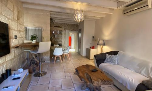 Bienvenue au 6 - Calme et charme de la pierre.