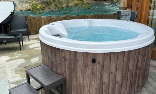Beau chalet GUSTAVE 4 chambres 50m piste Huez Express