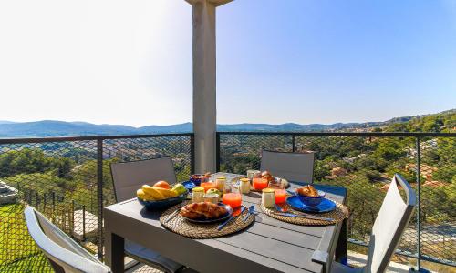 SELECT' - T2 avec vue - Piscine et parking privé - CAPNAT-B08