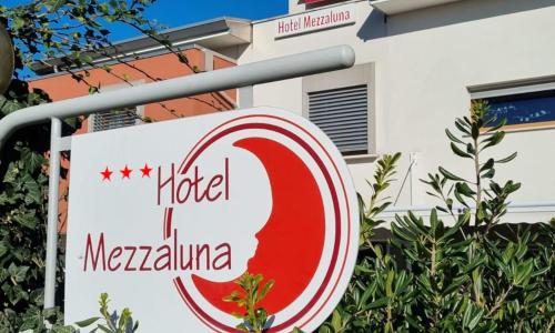 Hotel Mezzaluna