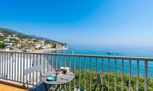 Vue exceptionnelle et panoramique sur la mer