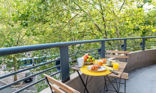 Proche CHU: 4 personnes - wifi fibre - balcon