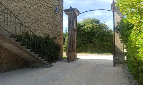 Charming Loft in the countryside of Althen des Paluds