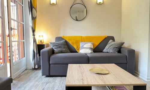 T2 + alcôve. Balcon. Parking couvert. Piscine été.