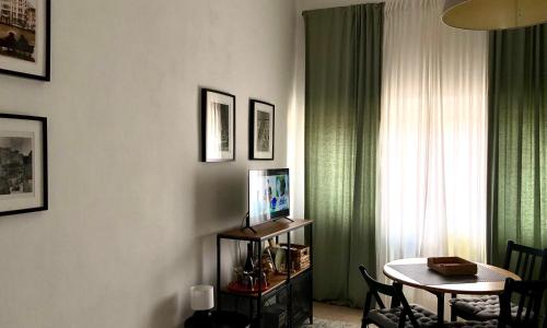 Mansarda di Nolo-MM Pasteur-Red line