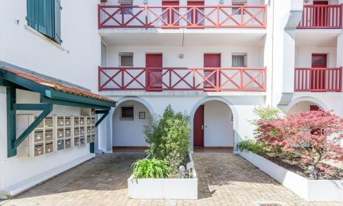 BIDART, Erretegia plage, Vue montagne, Balcon