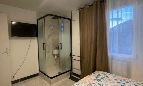 Room Calaisis #1 bed