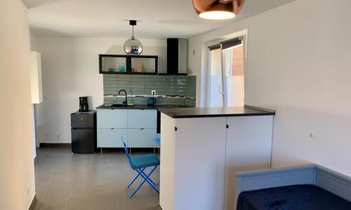 Paris spotless studio 5 min on foot to tube station