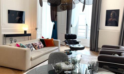 Appartement Charles Le Brun, Face au Château de Versailles, avec parking privé en sous sol