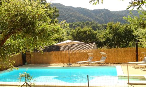 Maison Maubec, 5 pièces, 8 personnes - FR-1-708-58