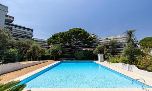 JUAN LES PINS Charming