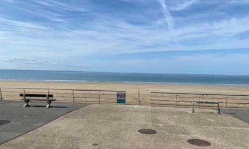 400 mètres de la plage