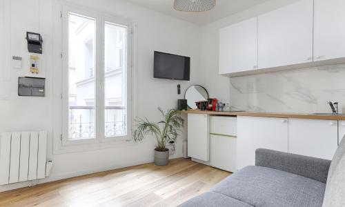 Montmartre/Moulin Rouge studio