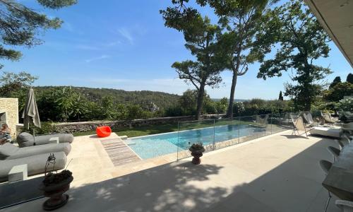 Maison d'Architecte piscine vue exceptionnelle uzès à pied
