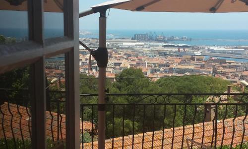 Apartment with sea/city views, near downtown Sète