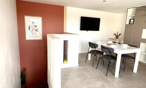 Chaleureuse maison avec terrasse et garage