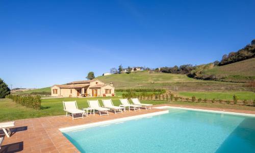 Casale Pavone by VacaVilla