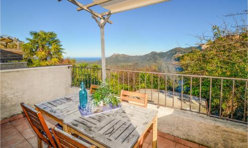 Awesome Apartment In Costa With Kitchen