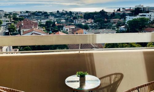 Joli cozy studio vue mer