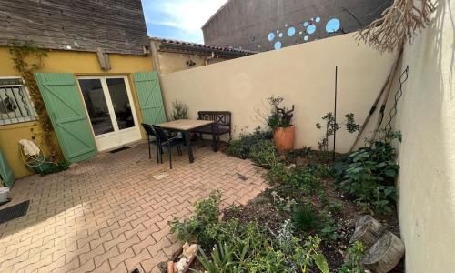 Pretty haven of peace in Narbonne