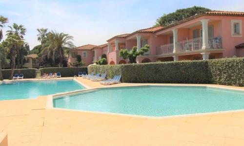 GRILEG- Golfe de St-Tropez - Grimaud - T2 cabine dans résidence avec piscine chauffée