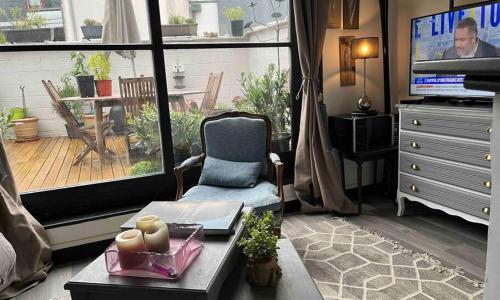 Joli studio avec terrasse